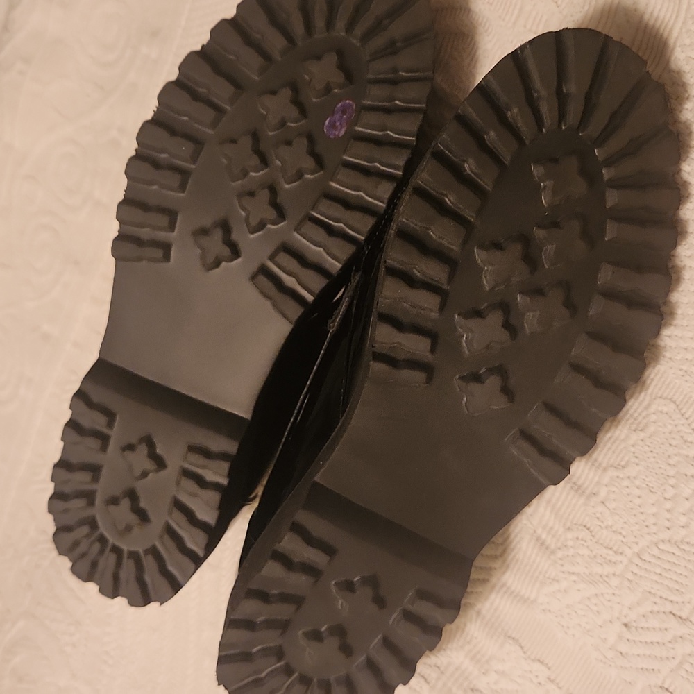Jones New York Black Patent Leather Tassel Loafers - Picture 4 of 6